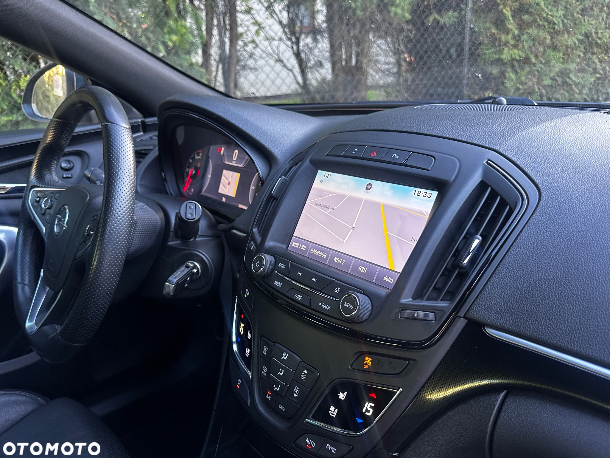 Opel Insignia - 36