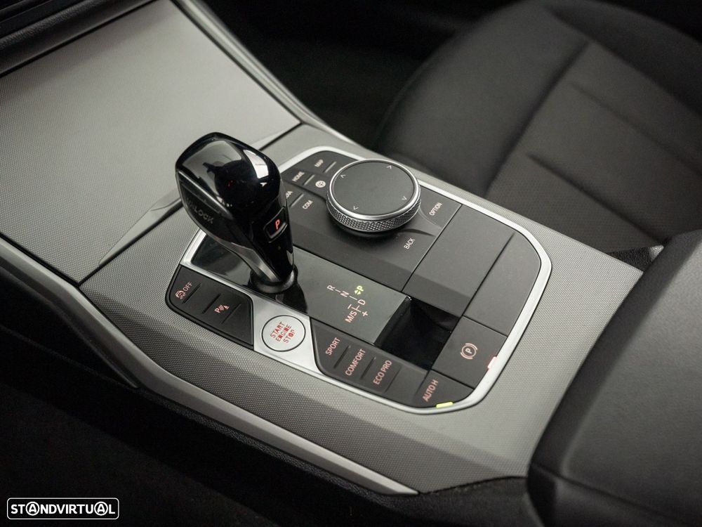 BMW 320 d Auto - 24