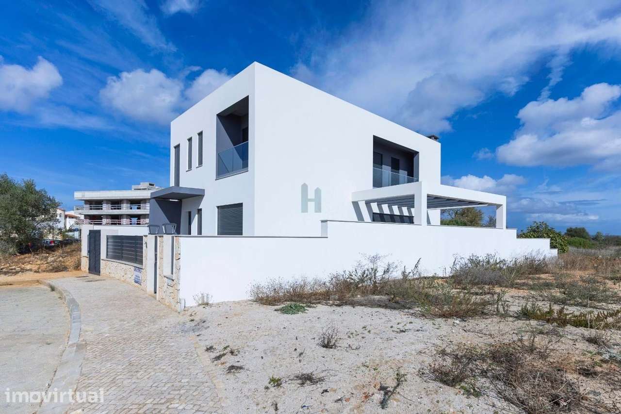 Moradia V3+1, c/ piscina e garagem - M.G - Grande imagem: 2/30