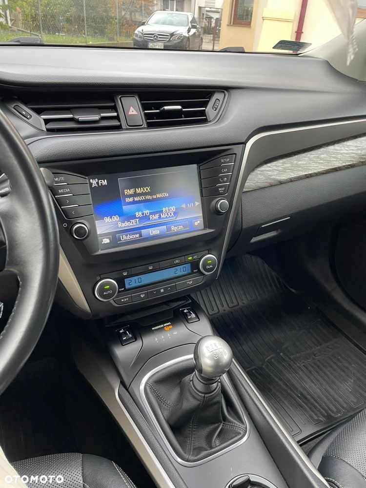 Toyota Avensis 1.8 Prestige - 14