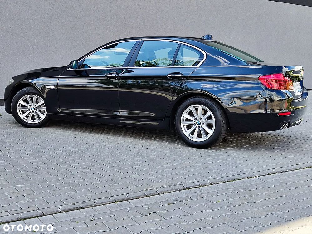 BMW Seria 5 528i xDrive - 9
