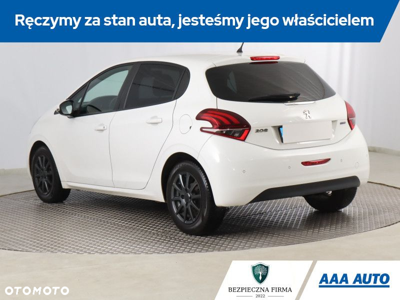 Peugeot 208 - 5