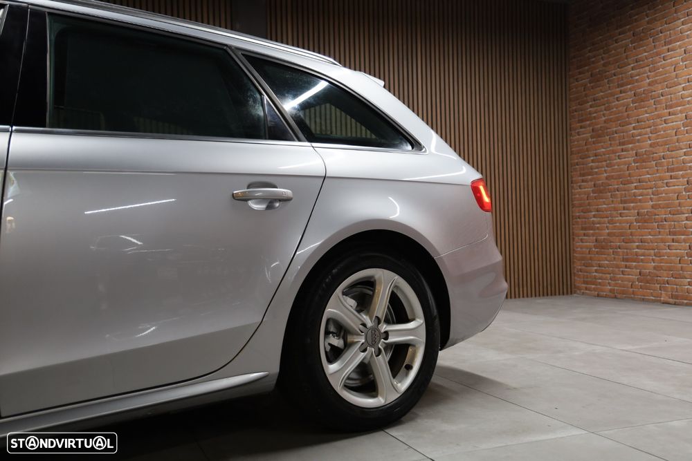 Audi A4 Avant 2.0 TDI Multitronic S-line - 35