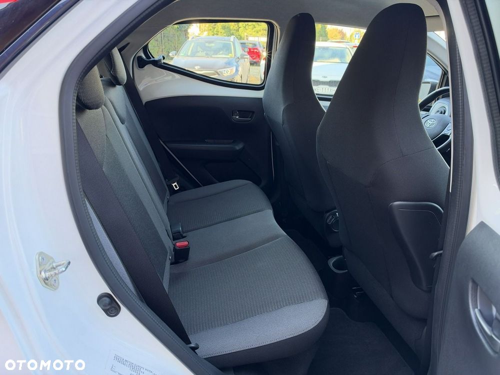 Toyota Aygo x-play - 25