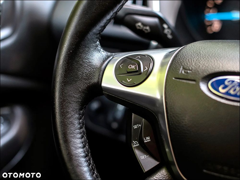Ford Kuga - 16