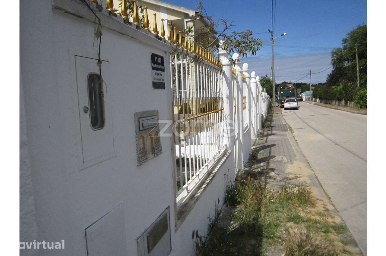 Moradia para Reabilitação com Lote de 420 m² em Fernão Ferro - Grande imagem: 5/23