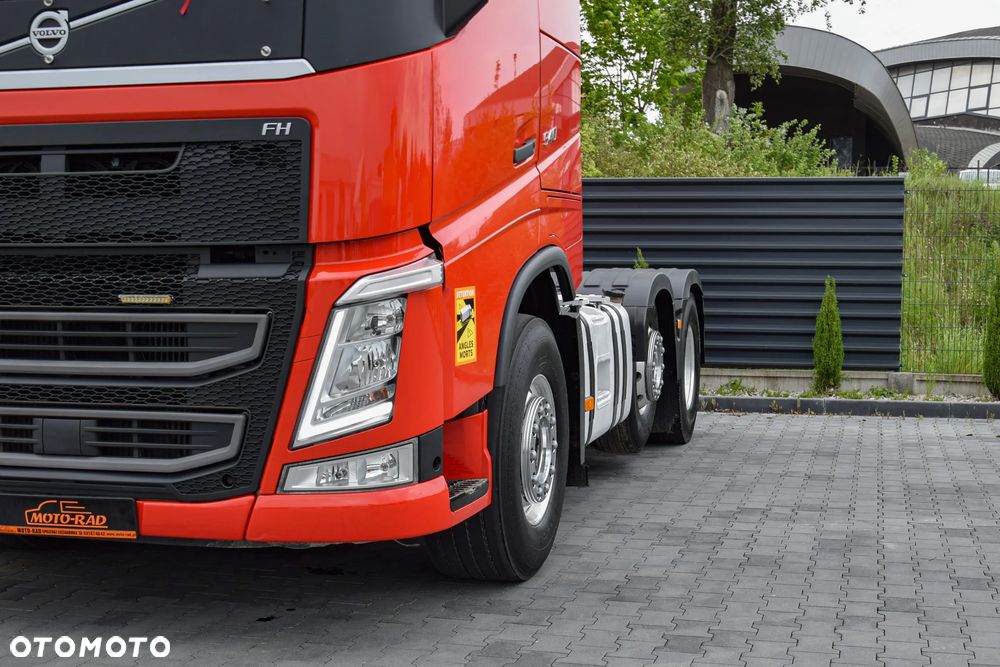 Volvo FH540 / 6x2 / EURO 6 / PUSHER / OŚ SKRĘTNA-PODNOSZONA / RETARDER / KLIMATYZACJA POSTOJOWA / NAWIGACJA / ACC / LEDY / 2 ZBIORNIKI PALIWA / ALUFELGI / SERWISOWANY / SPROWADZONY - 11