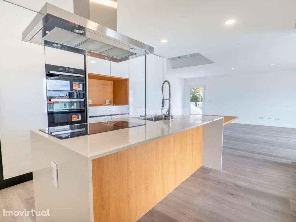 Moradia T4 com garagem, em Vale de Milhaços - Corroios. - Grande imagem: 4/34