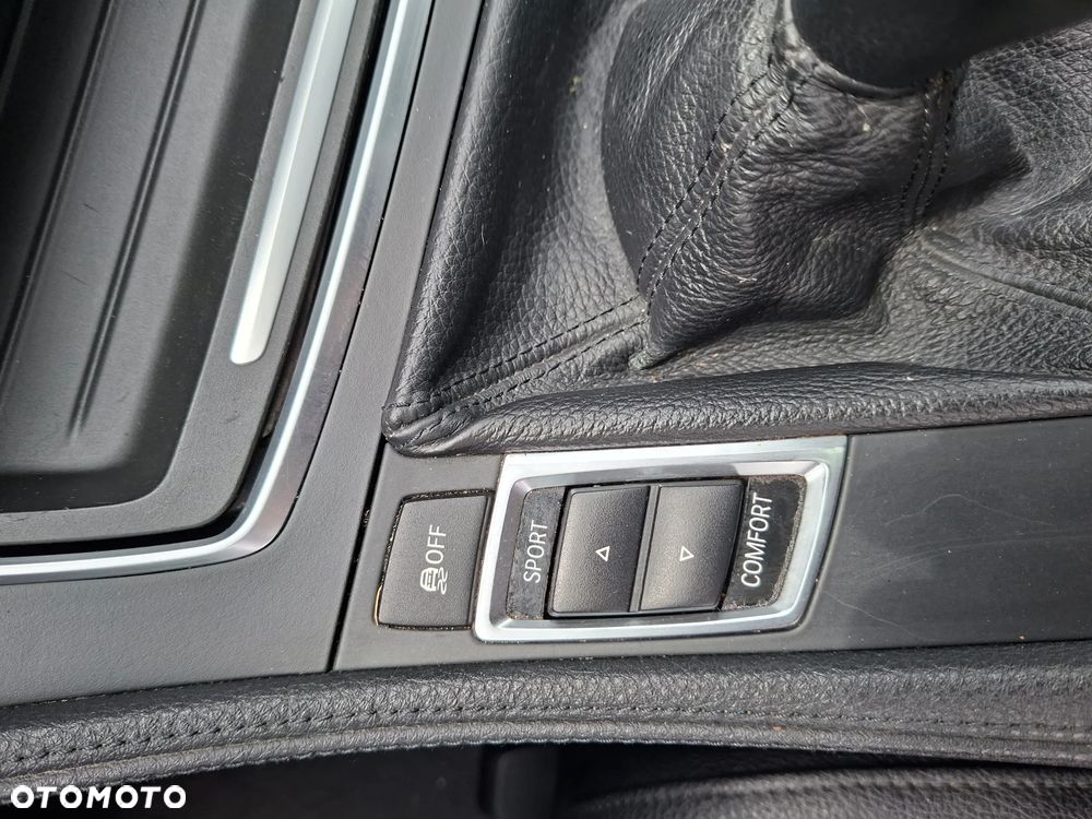 BMW Seria 5 520d Luxury Line - 12