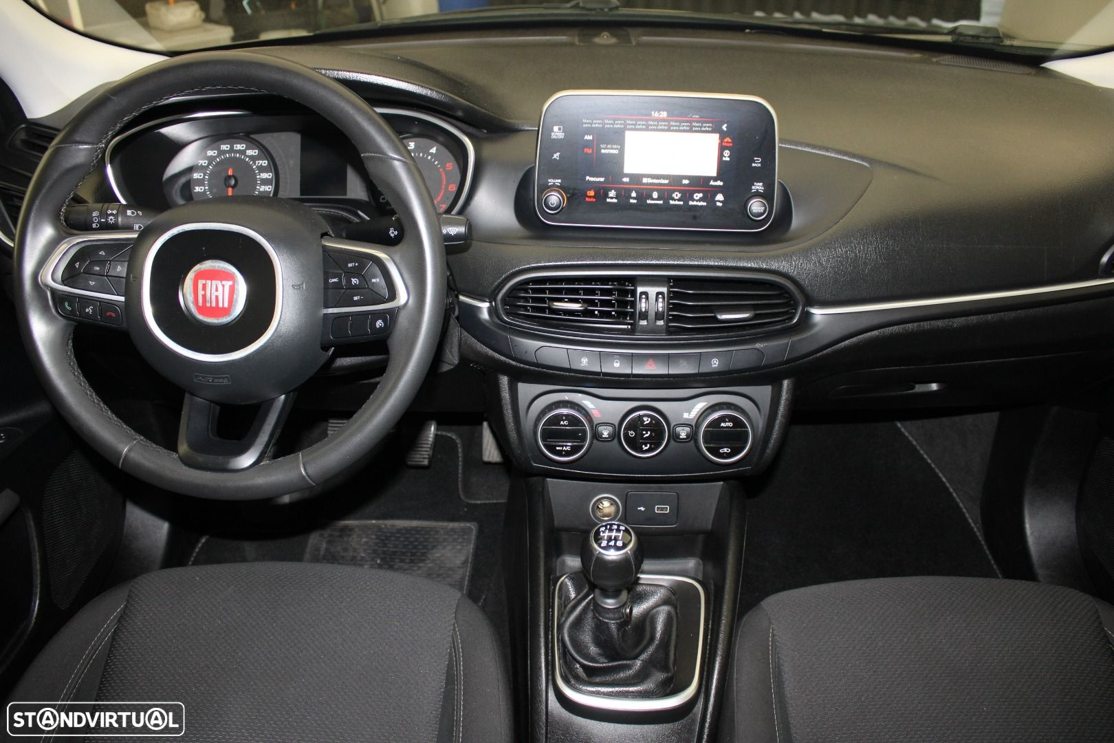 Fiat Tipo Station Wagon 1.6 M-Jet Lounge - 9
