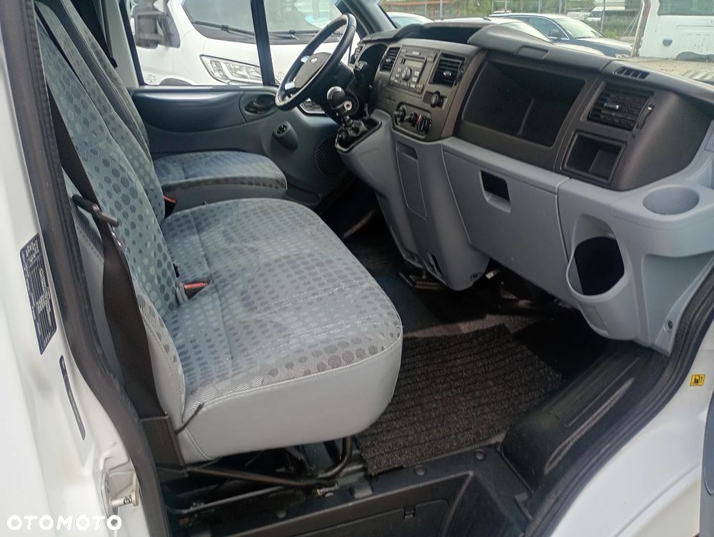 Ford Transit - 25