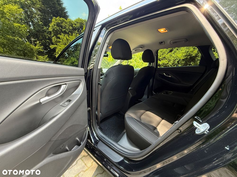 Hyundai i30 1.6 D Comfort DCT - 18