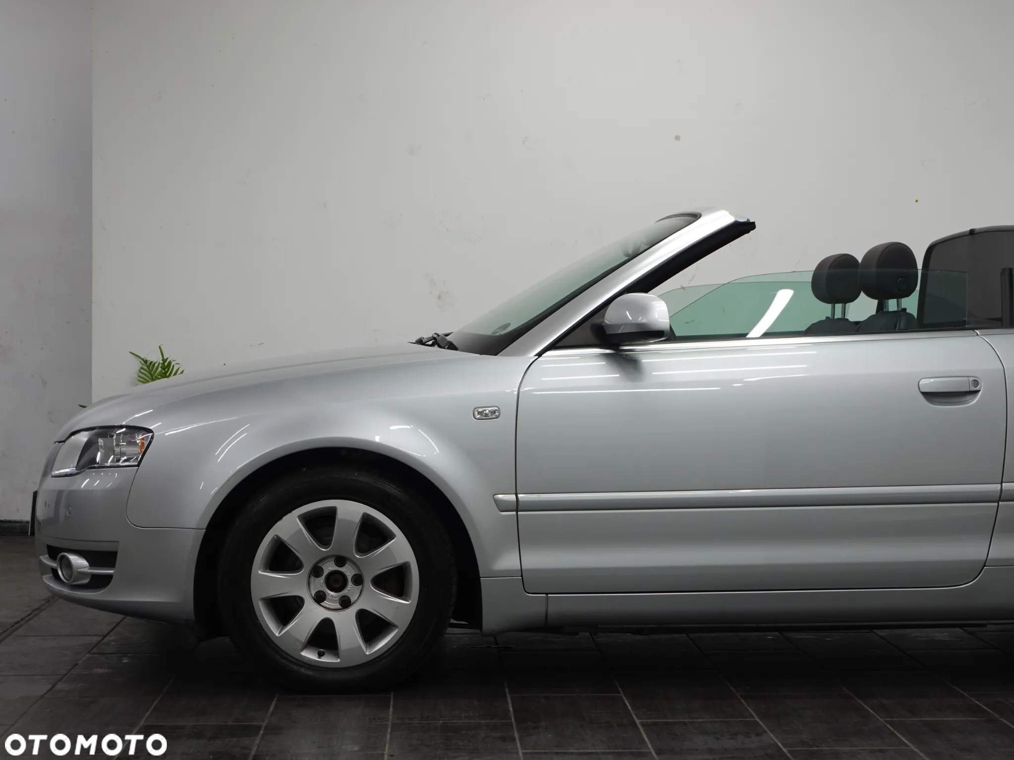 Audi A4 Cabriolet 2.0 TDI DPF - 17
