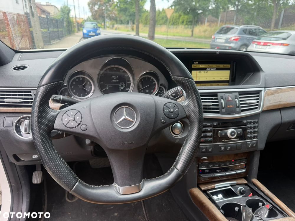 Mercedes-Benz Klasa E 500 4-Matic Avantgarde - 15