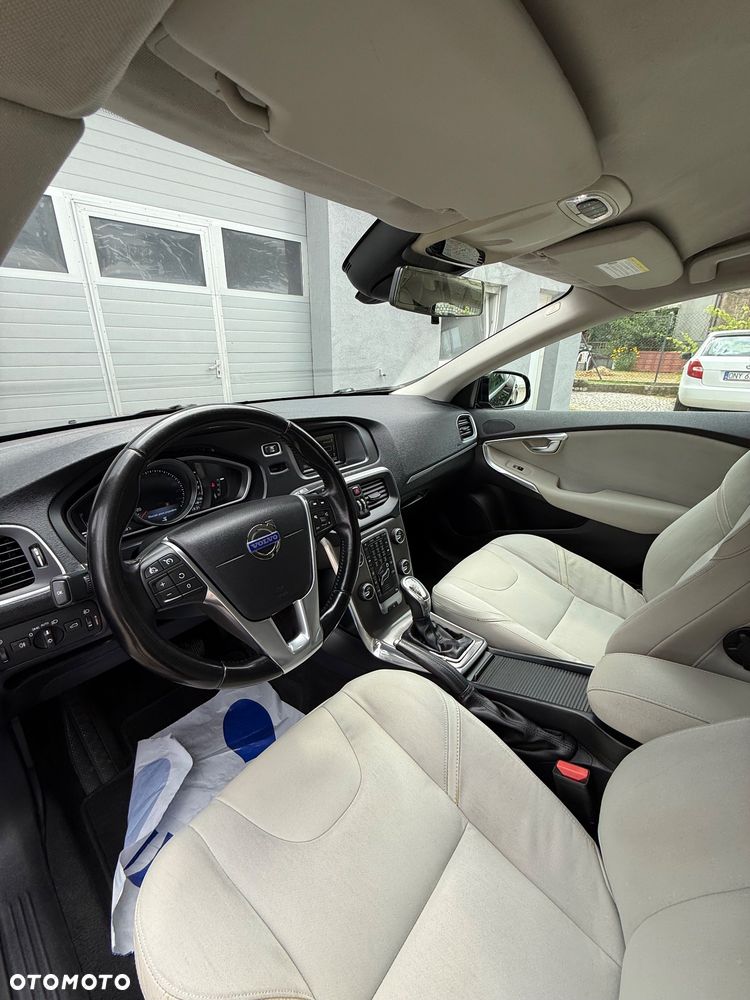 Volvo V40 D3 Geartronic Momentum - 10