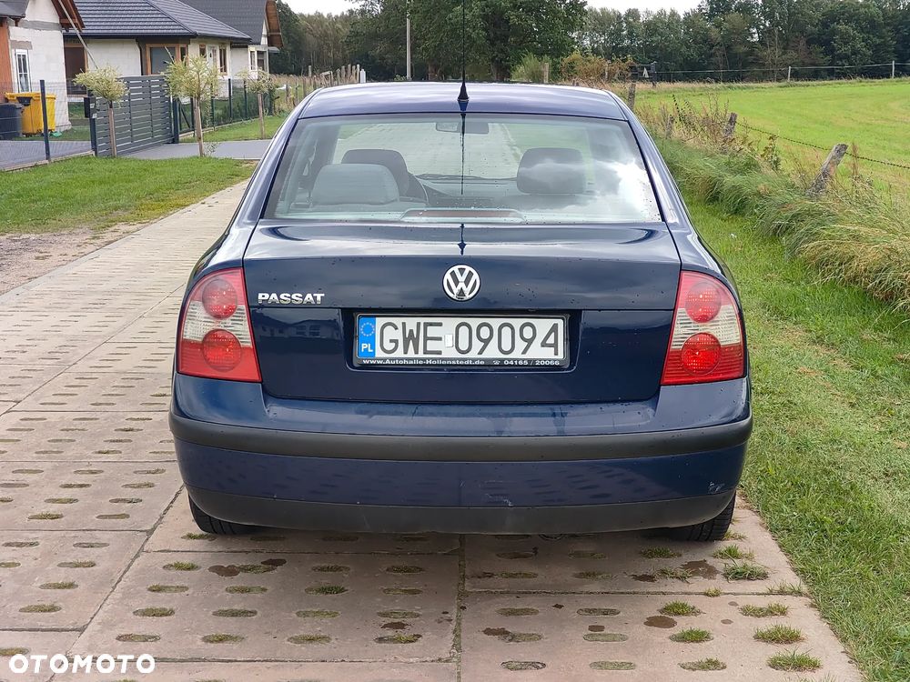 Volkswagen Passat - 4