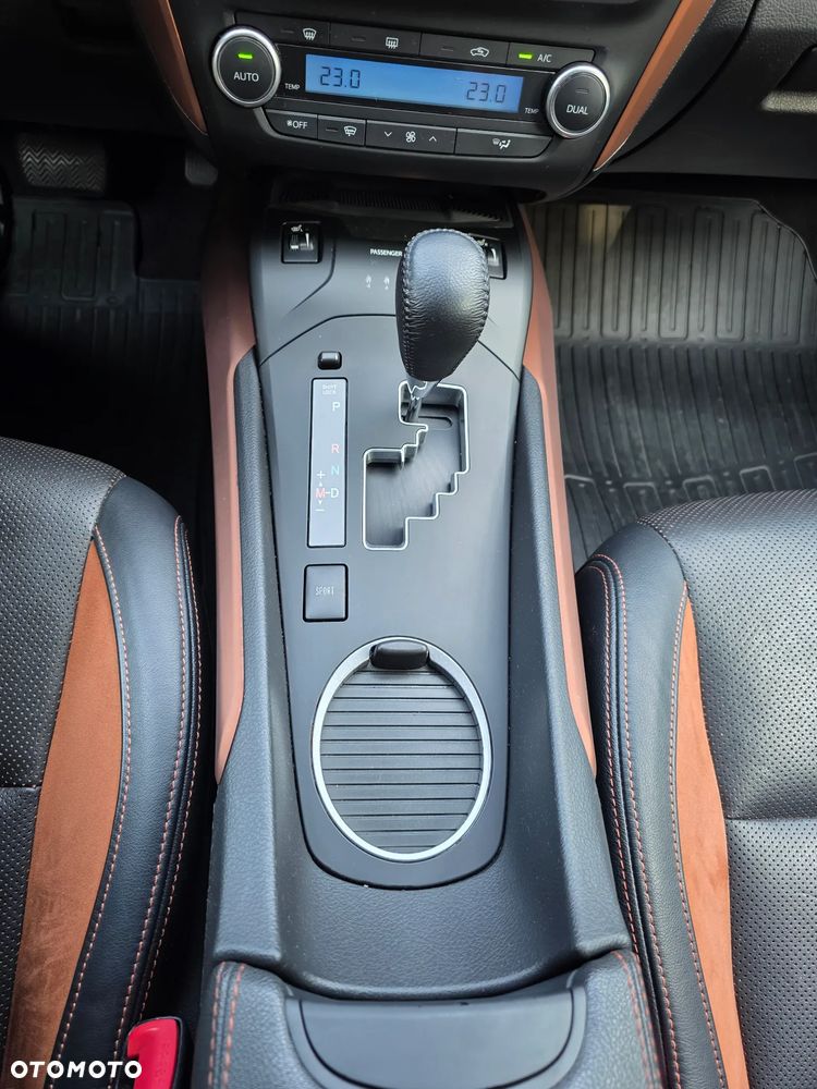 Toyota Avensis - 16