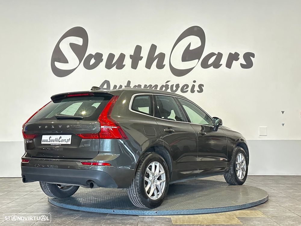 Volvo XC 60 2.0 D4 Momentum AWD Geartronic - 4