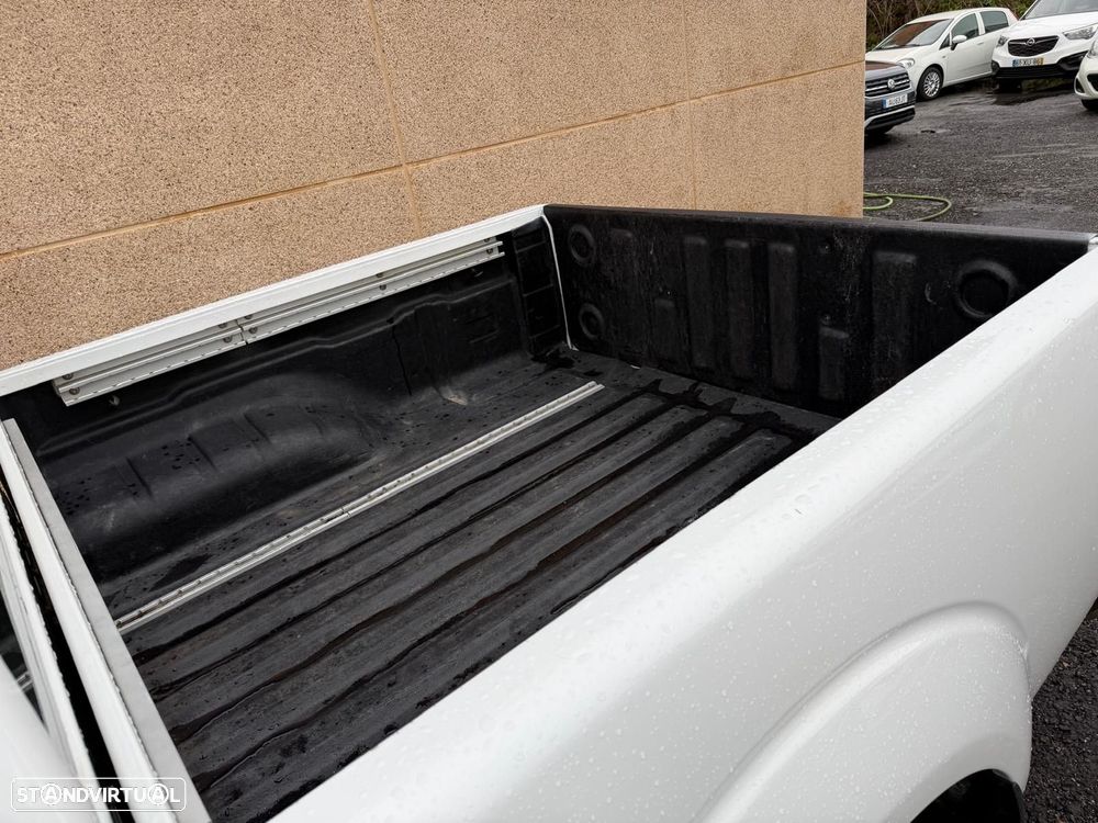 Nissan Navara 2.5 dCi CD LE Prem.+IT - 7