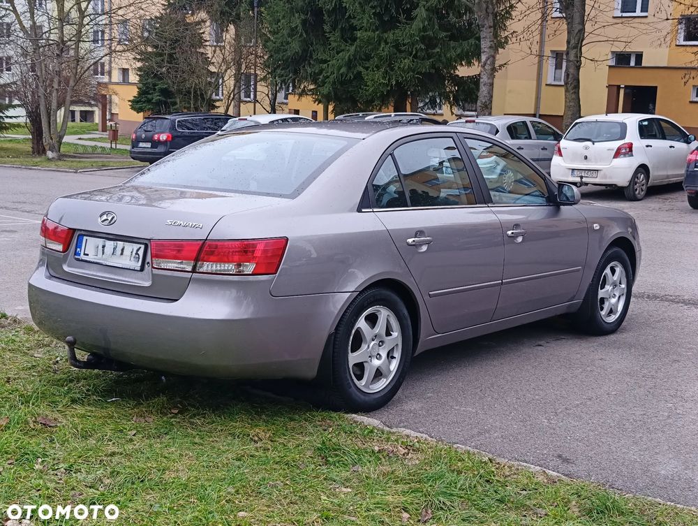 Hyundai Sonata - 5