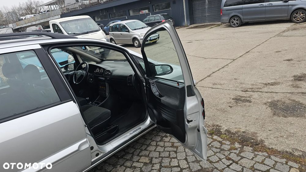 Opel Zafira - 13