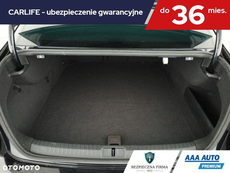 Volkswagen Passat - 20