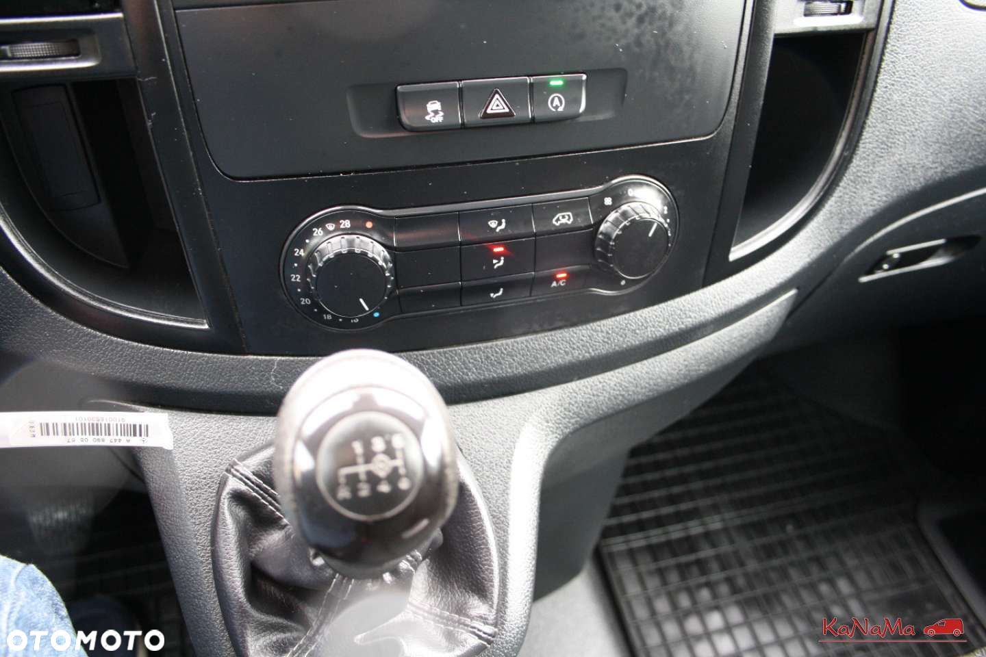 Mercedes-Benz VITO - 16