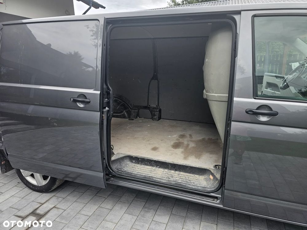 Volkswagen Transporter - 28