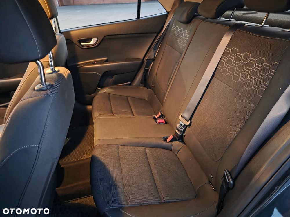 Kia Rio 1.0 T-GDI 120 DCT7 Platinum Edition - 33