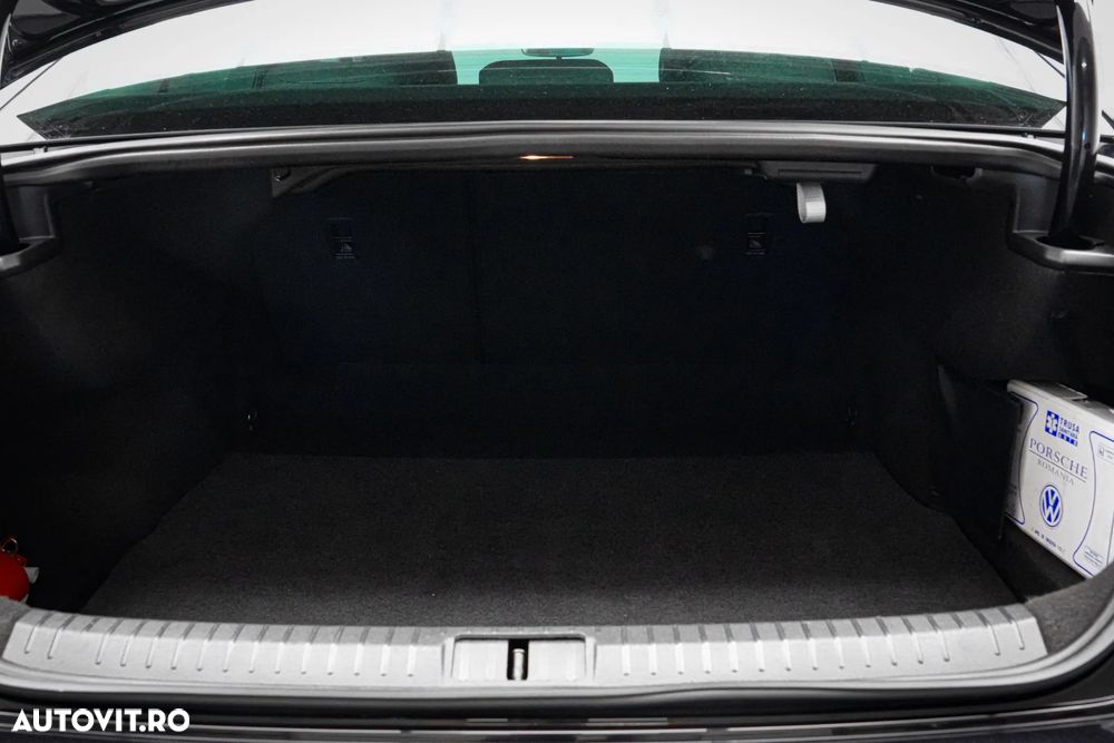 Volkswagen Passat 2.0 TDI Trendline - 20