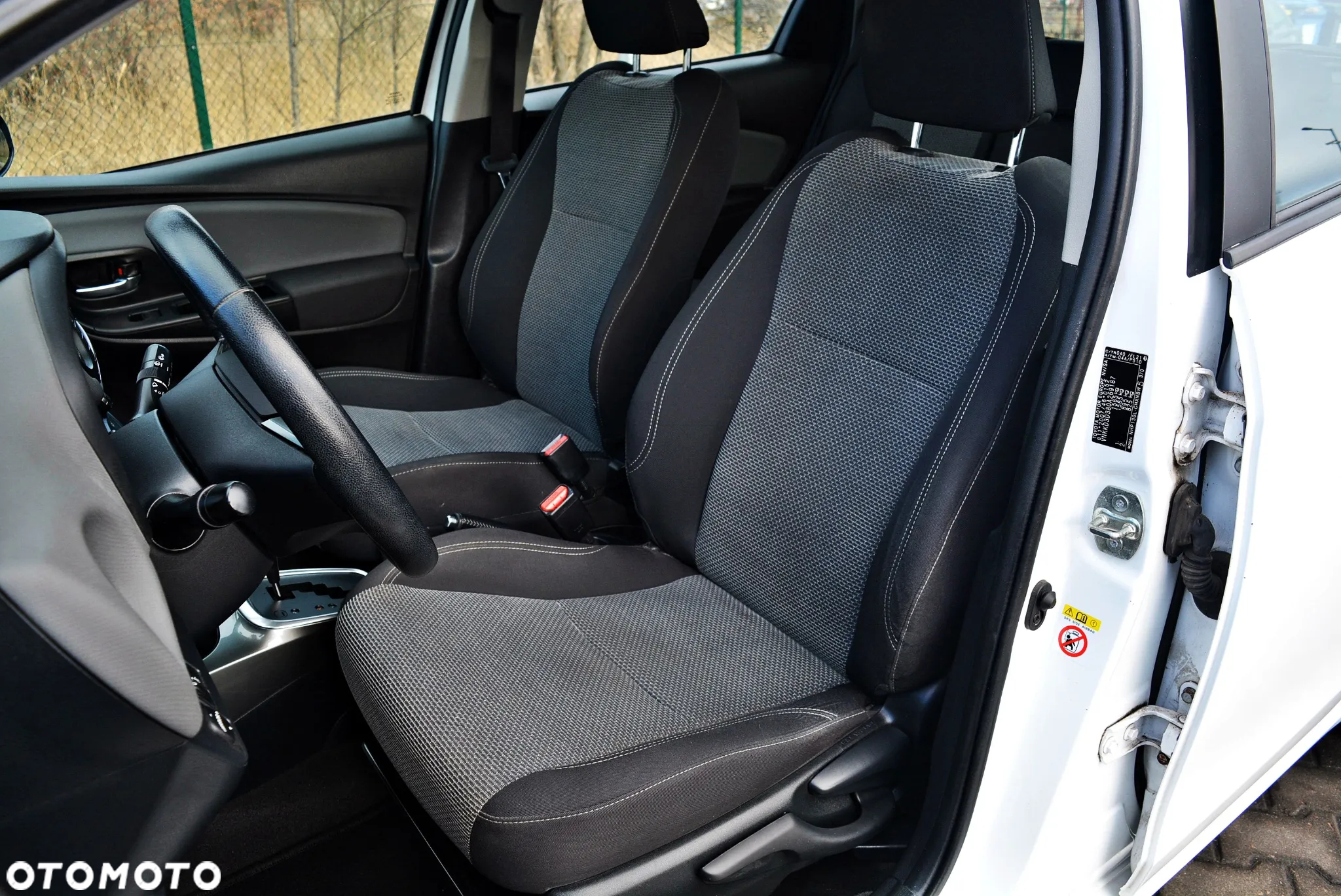 Toyota Yaris Hybrid 1.5 Executive - 30