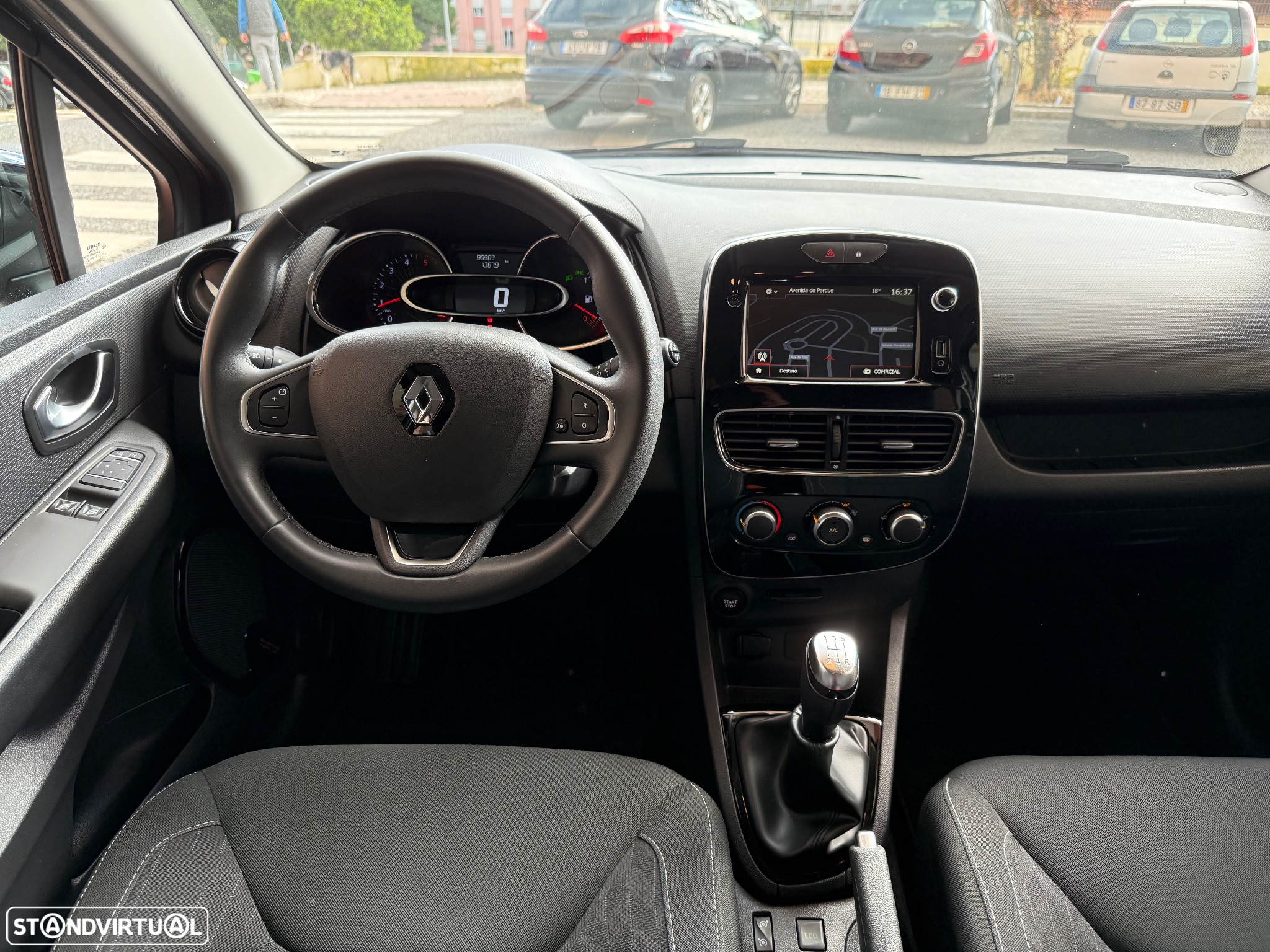 Renault Clio Sport Tourer 1.5 dCi Limited EDition - 29