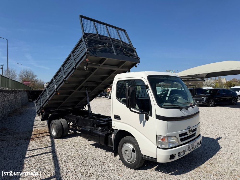 Toyota Dyna M D4-D 3LUG Tri-Basculante Nacional - 3