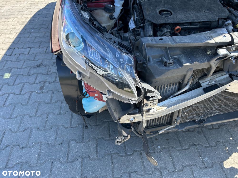 Peugeot 2008 BlueHDi 100 STOP & START Signature - 34