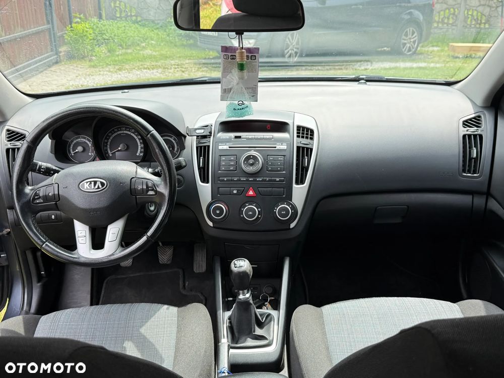 Kia Ceed - 5