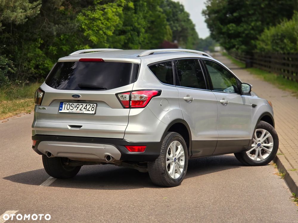 Ford Kuga 2.0 TDCi 2x4 Titanium - 3
