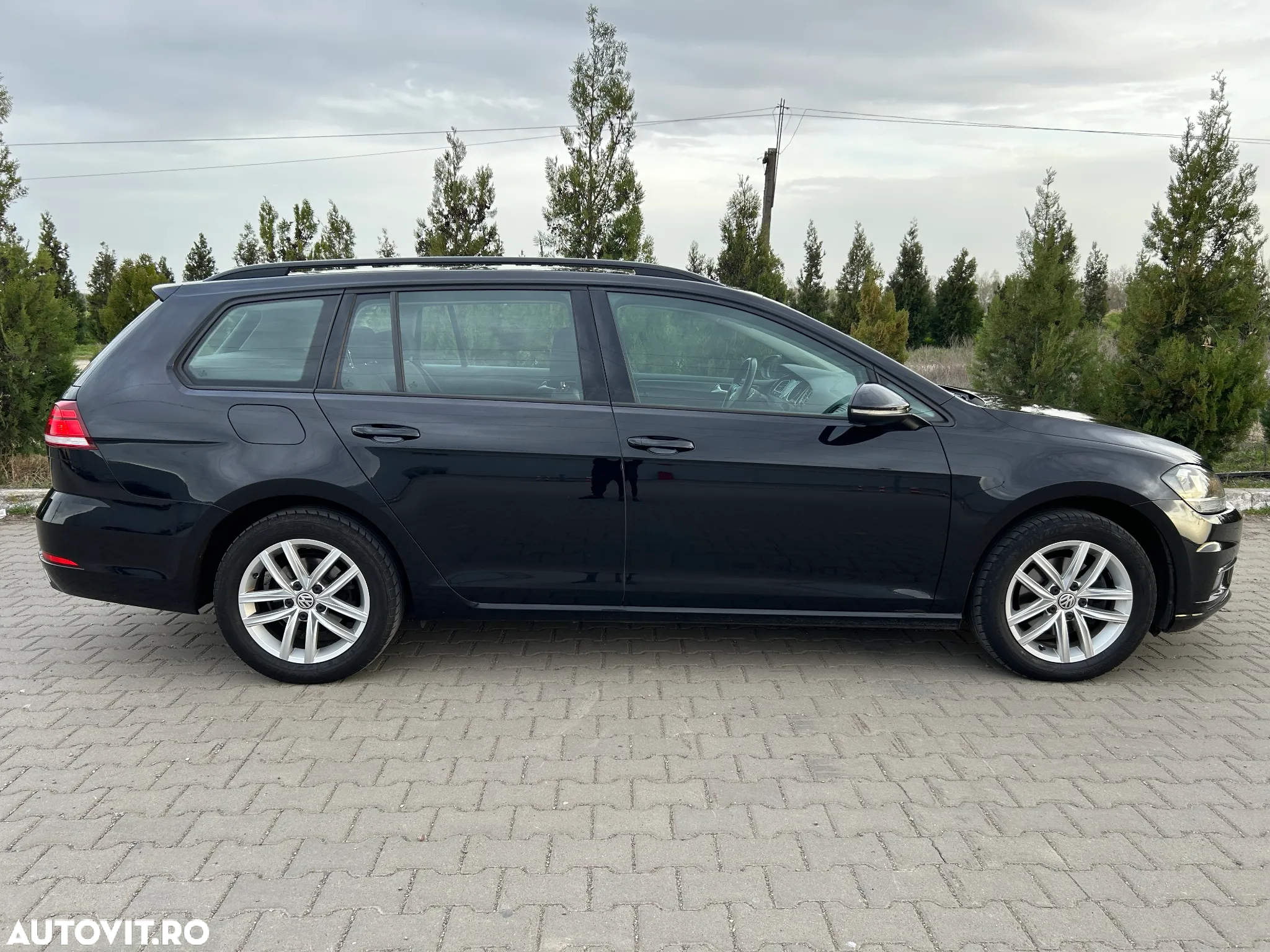 Volkswagen Golf 2.0 TDI SCR Comfortline - 6