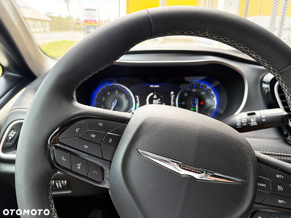 Chrysler Pacifica - 21