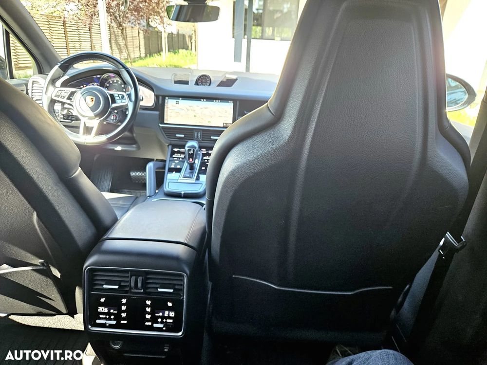 Porsche Cayenne Standard - 11