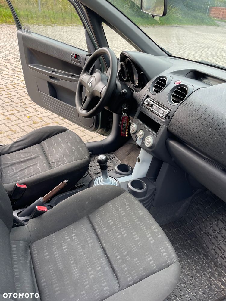 Mitsubishi Colt - 11