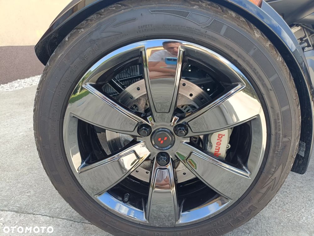 Can-Am Spyder - 9