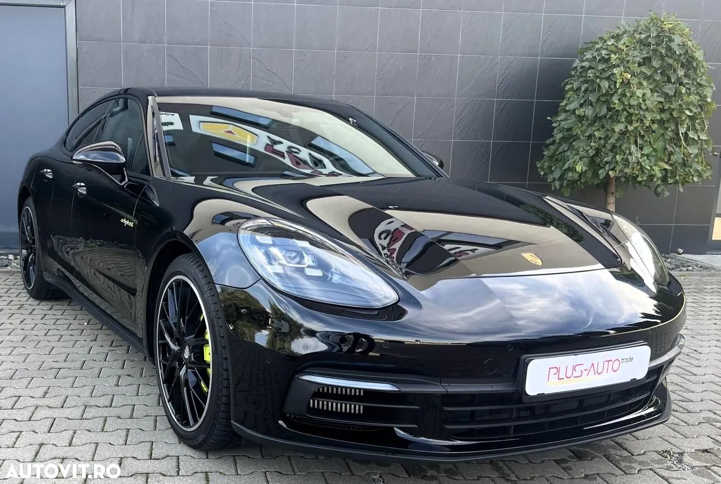 Porsche Panamera 4 E-Hybrid - 1