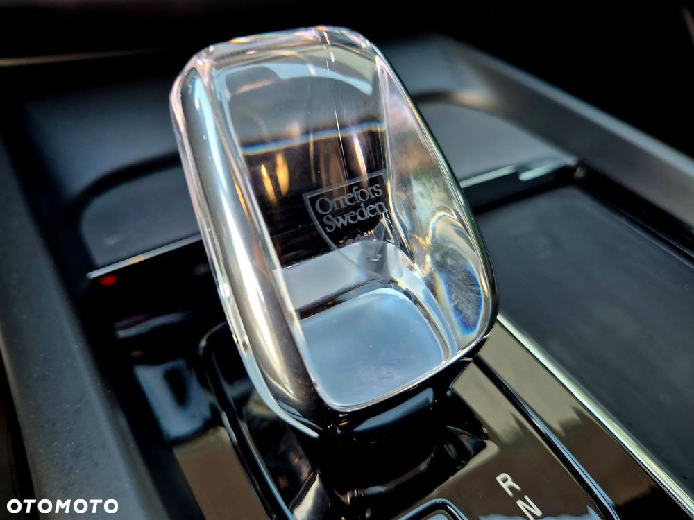 Volvo XC 60 B4 D Ultimate Dark - 24