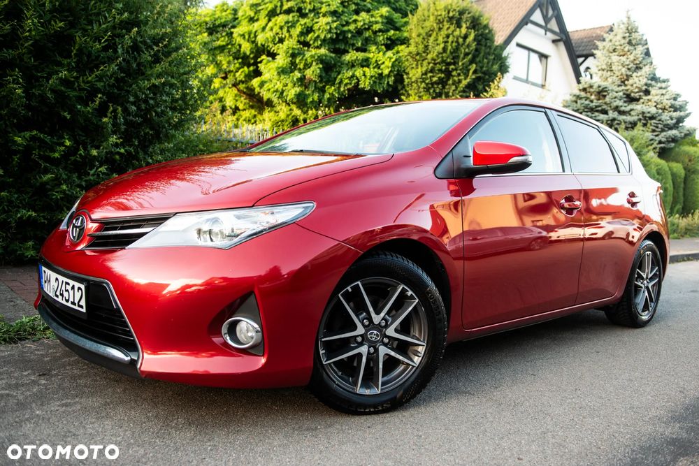 Toyota Auris 1.33 Dual-VVT-i Edition - 1