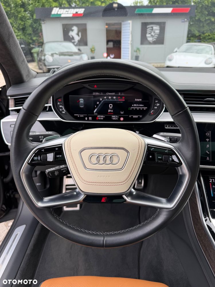 Audi S8 - 20