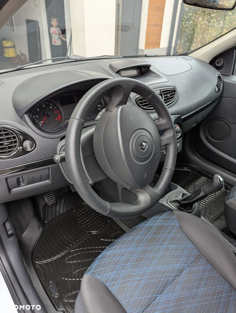 Renault Clio - 35
