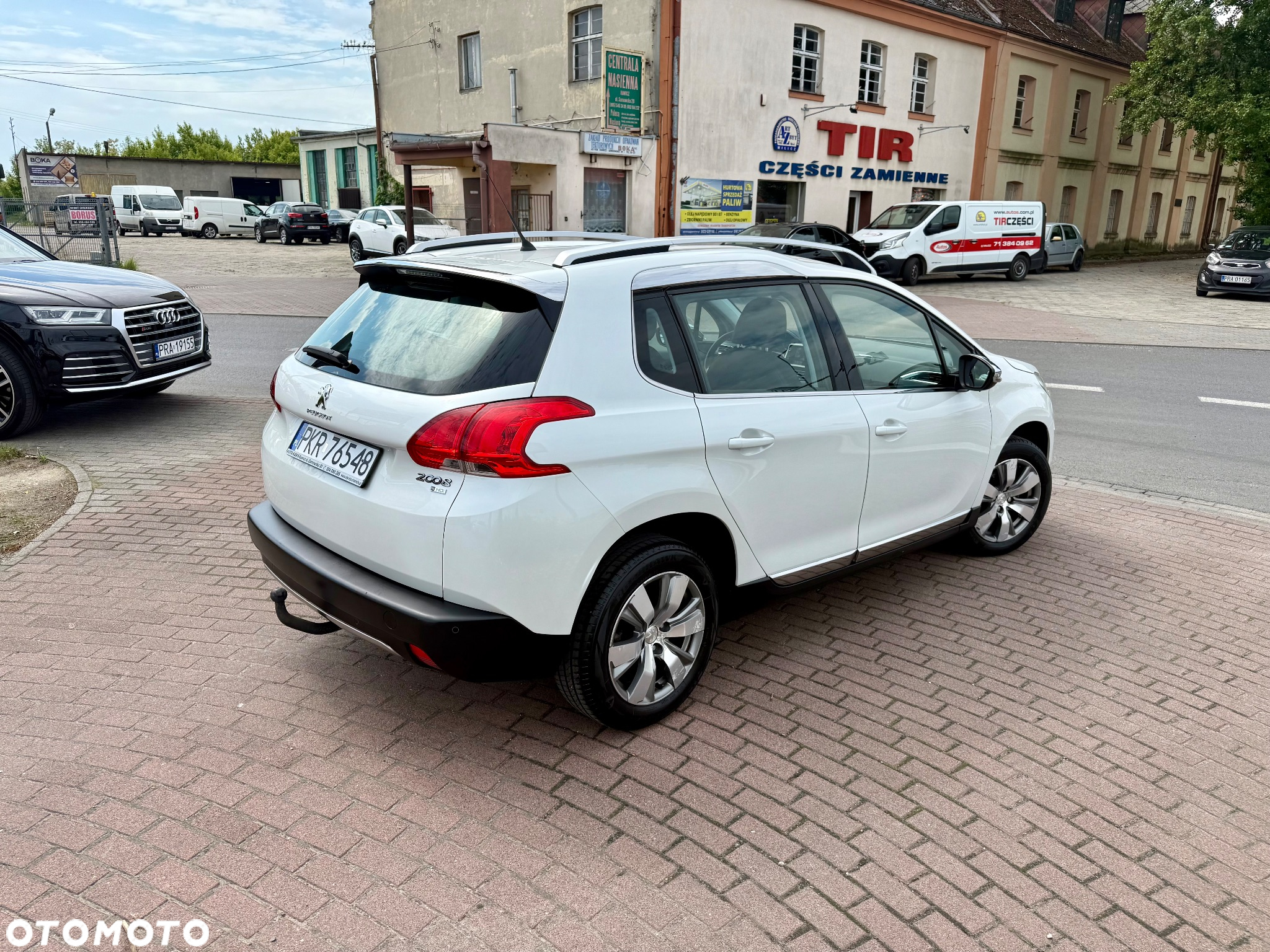 Peugeot 2008 1.6 e-HDi Allure S&S - 4