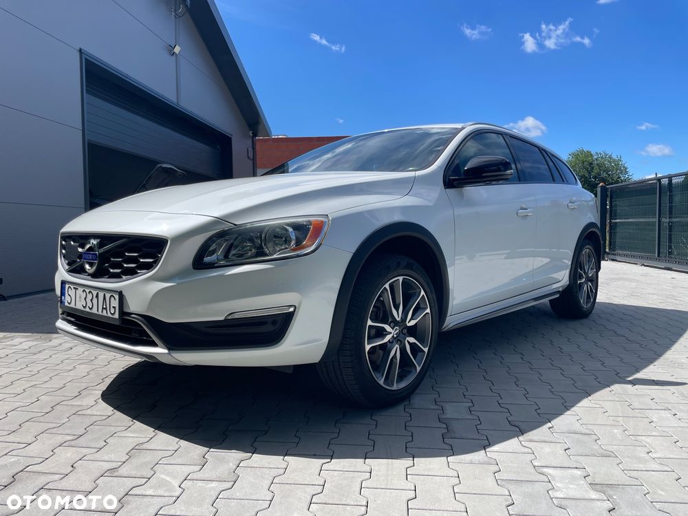 Volvo V60 Cross Country T5 AWD Summum - 1