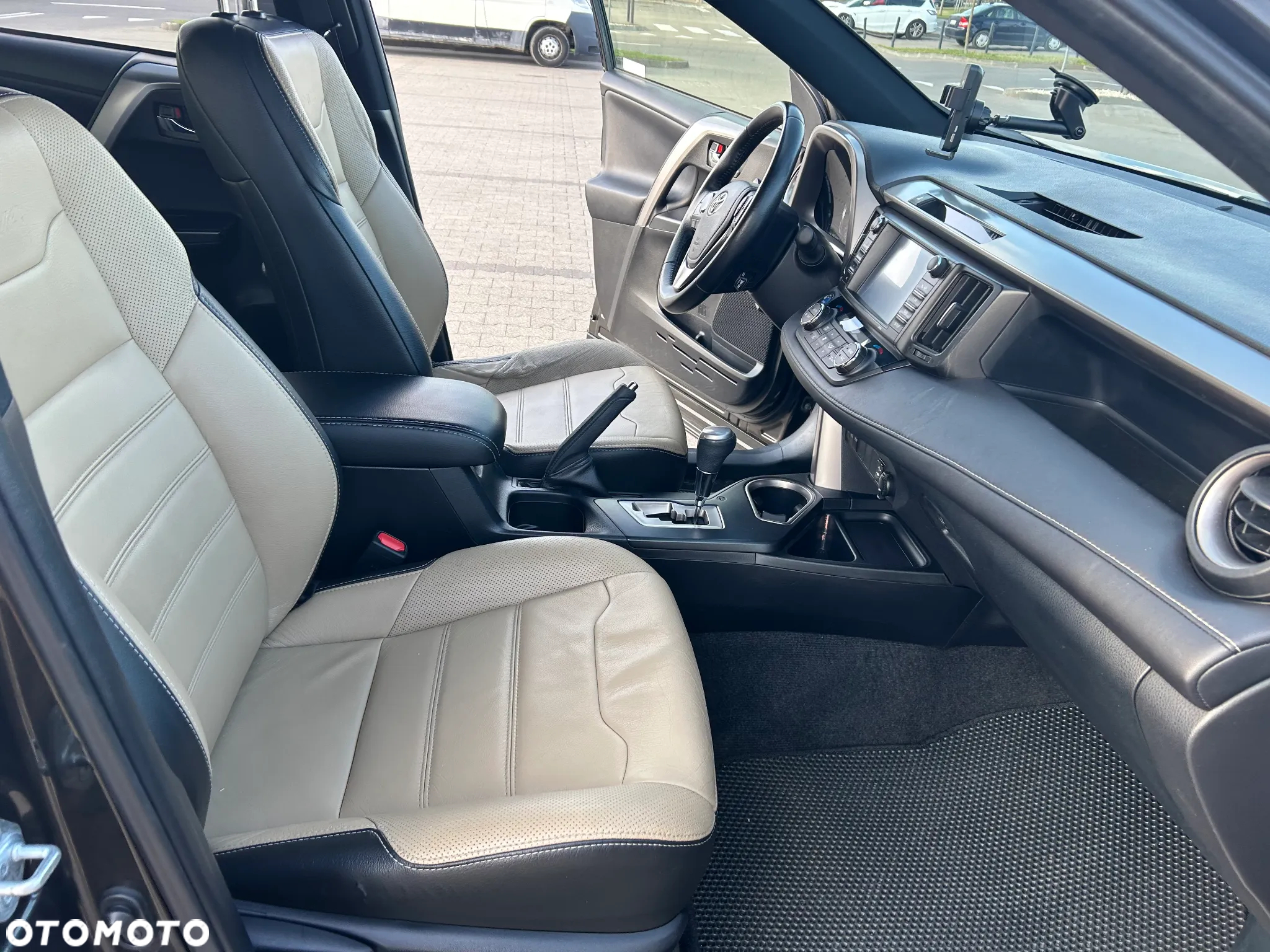 Toyota RAV4 Hybrid Selection 4x2 - 11
