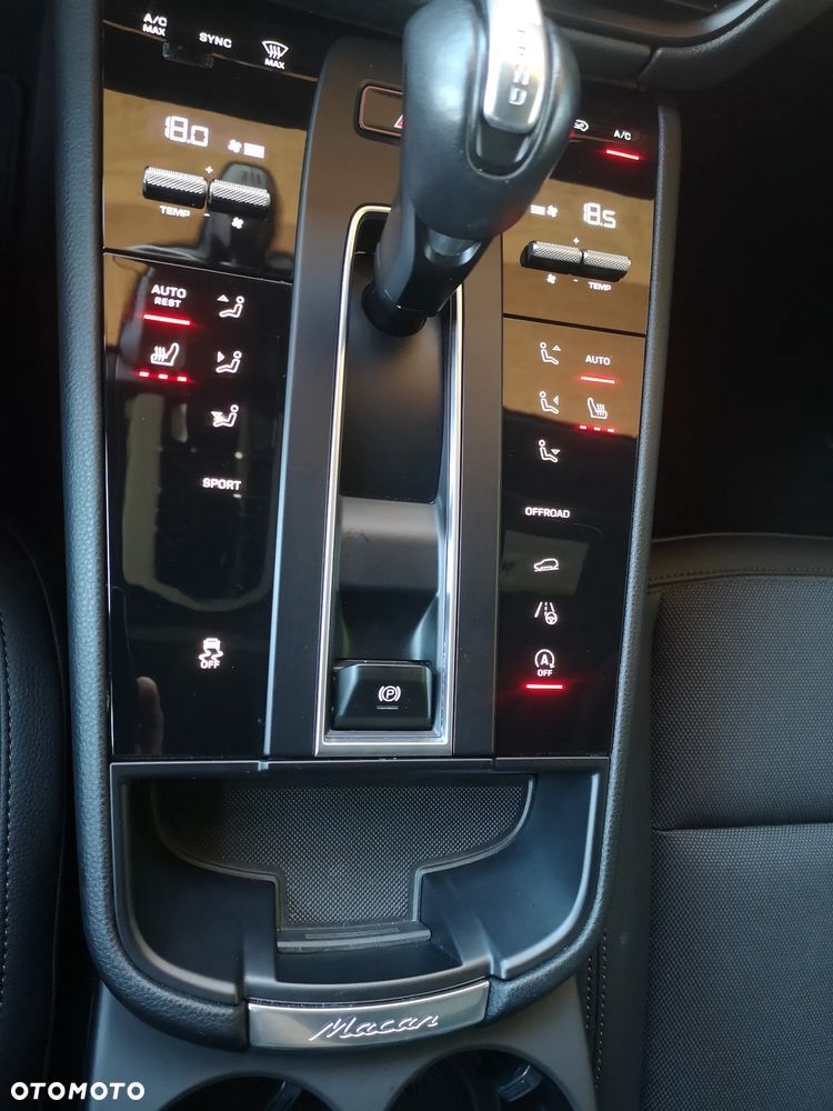 Porsche Macan Standard - 23